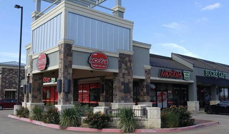 MOOYAH restaurant in Plano - best Plano Restaurants - on Spring Creek